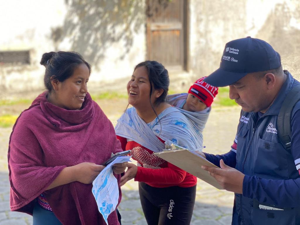 1 000 universitarios recorren el país en busca de madres gestantes y