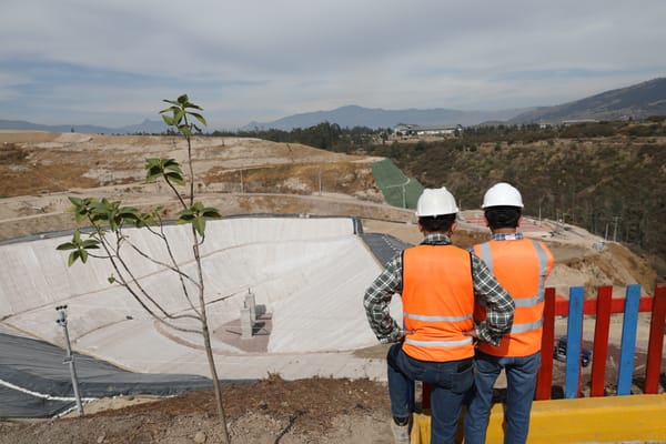 ¿Dónde colocan los municipios los residuos sólidos urbanos?