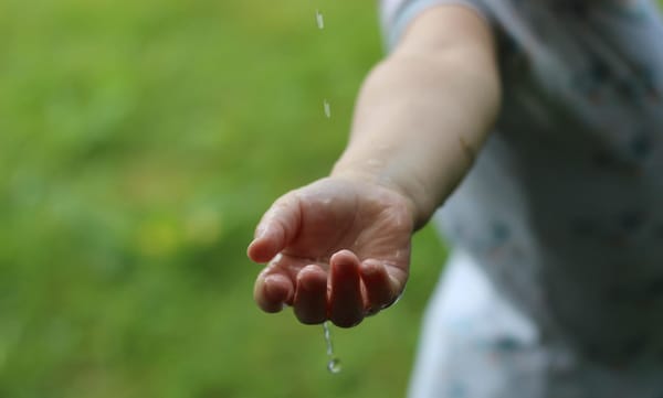 El agua potable, clave para prevenir la desnutrición infantil