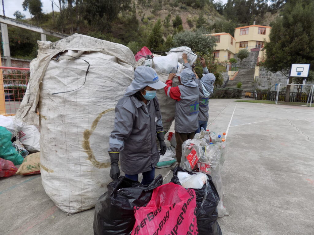 Recicladores en Riobamba