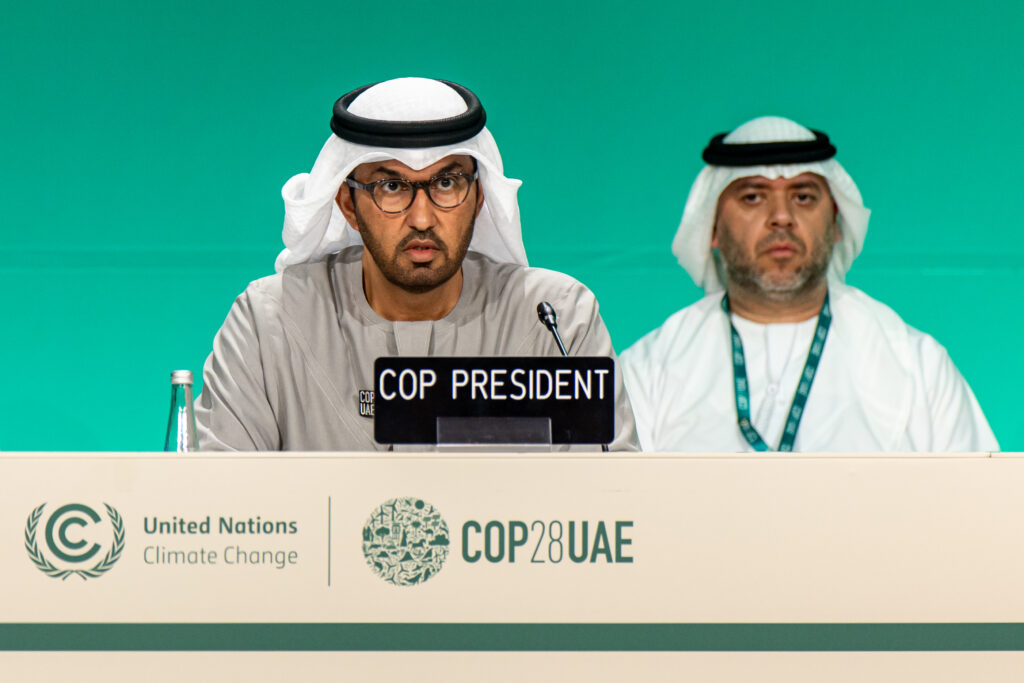 Dr. Sultan Al Jaber, presidente de la COP28, en el cierre de la Conferencia del Clima en Dubái. Foto: cuenta Flickr COP28 / Christopher Pike
